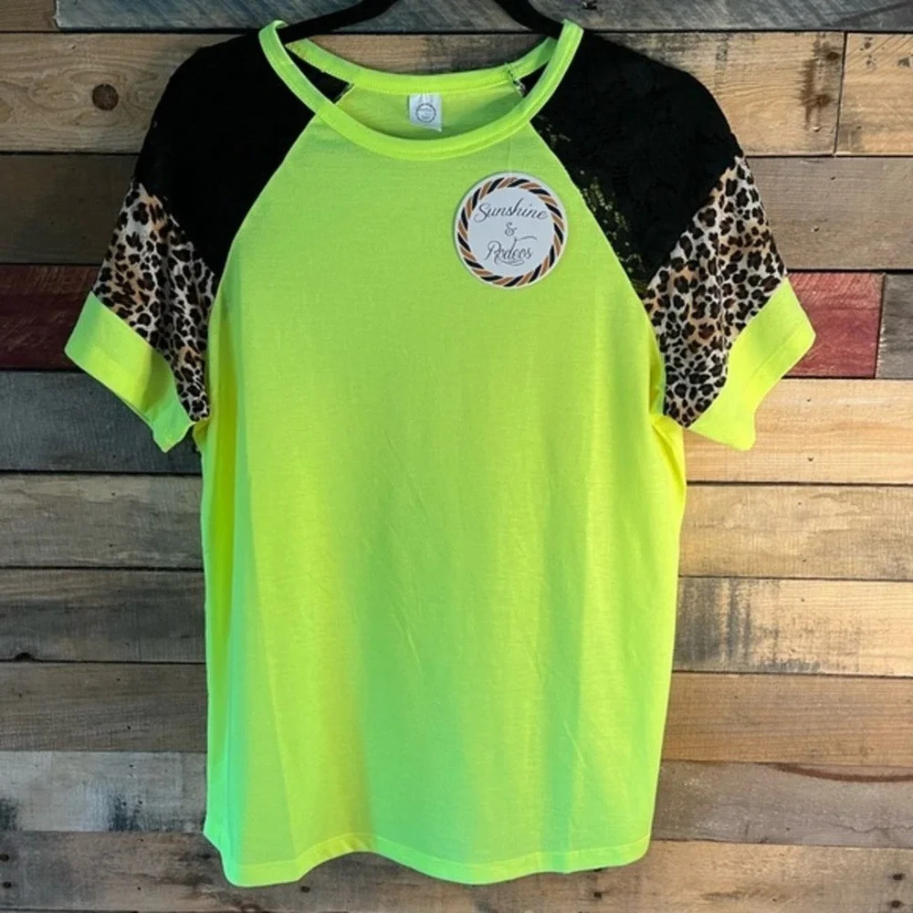 Sunshine & Rodeos Neon Green Top With‎ Lace And Leopard Sleeves Size Large